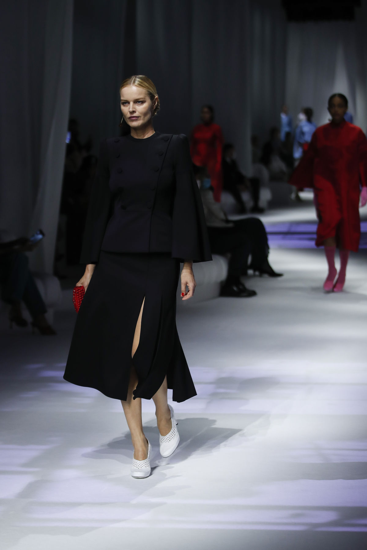 Česká modelka Eva Herzigová sa tiež objavila v...