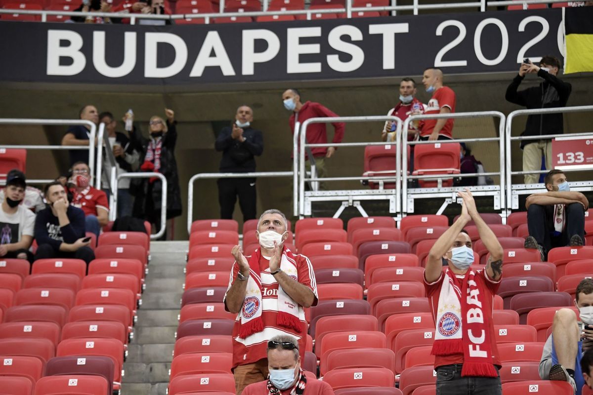 Fanúšikovia Bayernu v budapeštianskej Aréne...