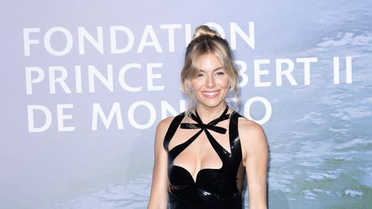 Herečka Sienna Miller sa tiež objavila na akcii...