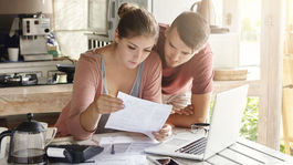 Elektrina pôjde dole. Lacnejší bude aj plyn