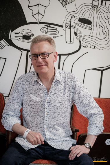 Spisovateľ Mariusz Szczygieł.