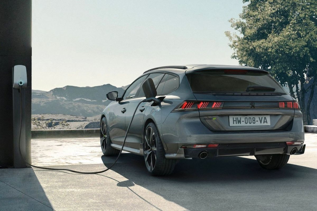 Výkonná plug-in hybridná technológia PSE sa...