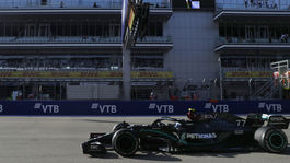 Pred 30-tisícovou kulisou. Veľkú cenu Ruska ovládol Bottas