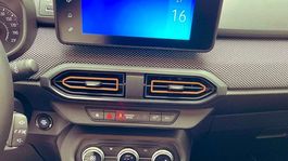 Dacia Logan/Sandero: Automatická prevodovka a klimatizácia sú prezradené! 