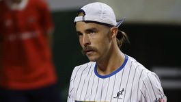 Kvalitný forhend, skvelý pohyb. Martin v Paríži sfúkol Sousu, čaká ho hviezda