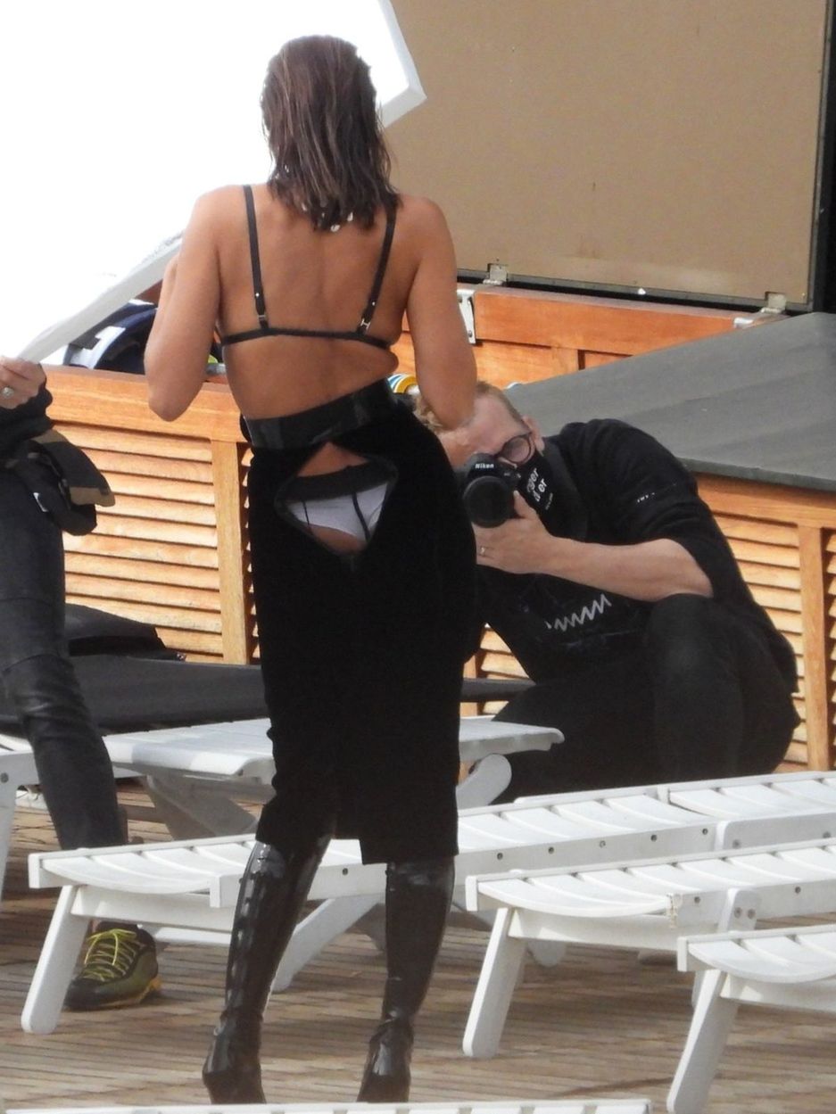 Topmodelka Irina Shayk počas fotenia pre...