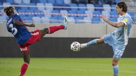 Góloví Dávidovia. Slovan podržali Holman so Strelcom