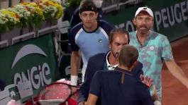 Nebuď ako decko, vravel súperovi. Mastenici zabránil rozhodca