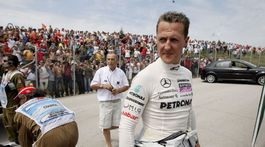 Schumacher komunikuje len očami, už nie je vo Švajčiarsku, tvrdí rodinná známa