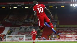 V pondelok dal gól Arsenalu. Druhým nakazeným hráčom Liverpoolu je Mané
