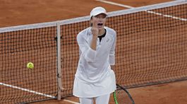 Poľská tínedžerka deklasovala Halepovú, Nadal obdivovateľa Kordu. Polášek končí