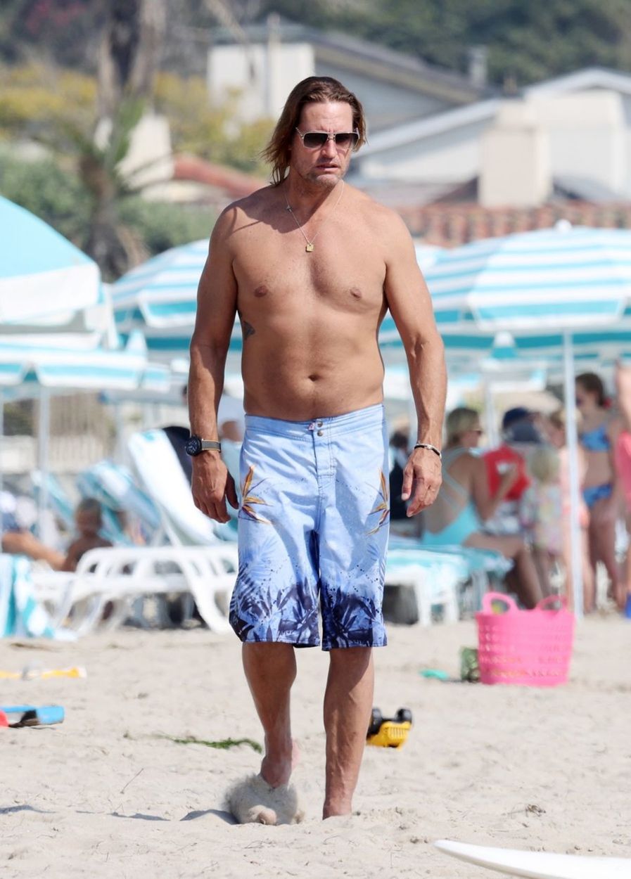 Herec Josh Holloway sa objavil na pláži a...