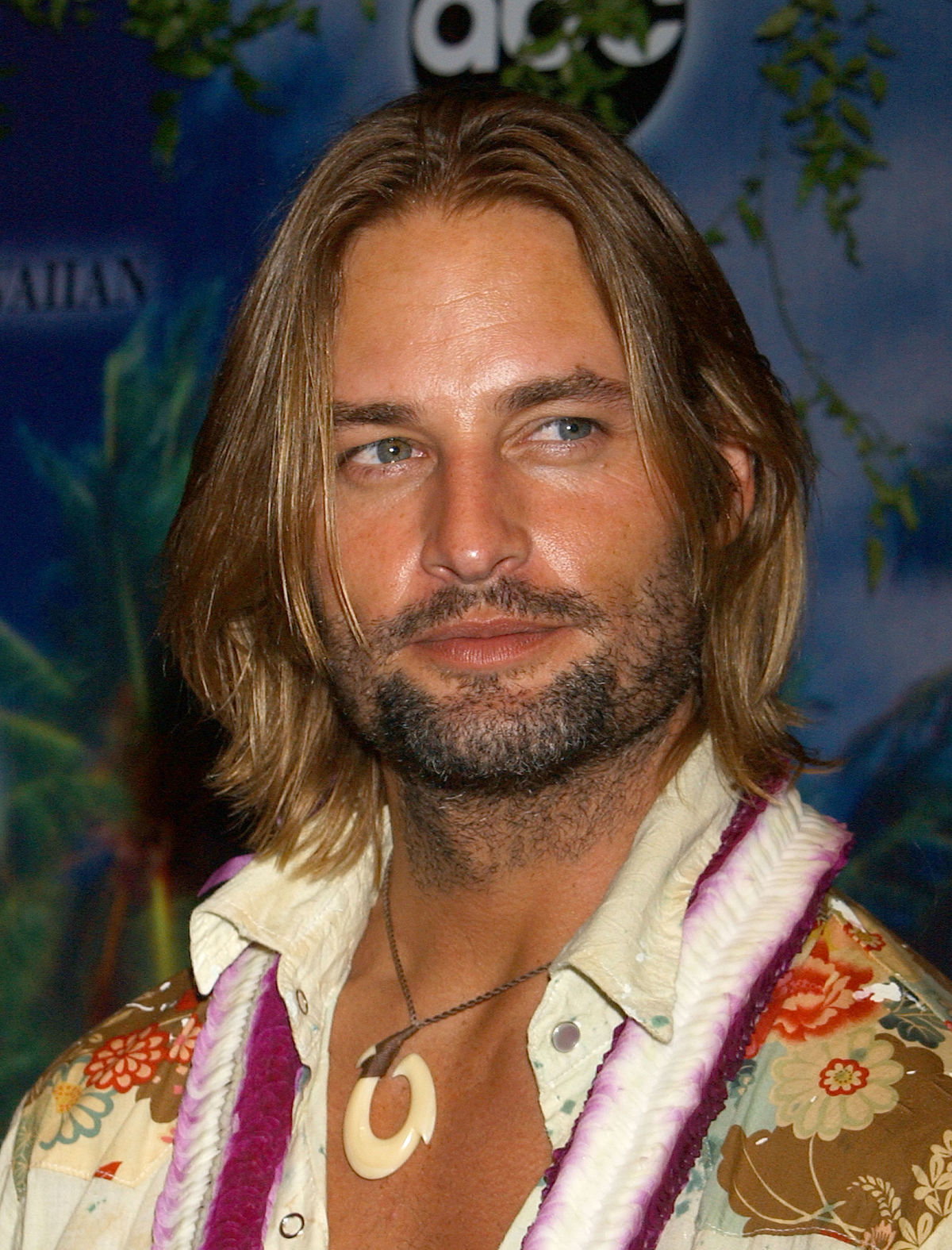Josh Holloway na premiére druhej série seriálu...