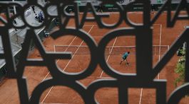 Ďalšia bizarnosť v Paríži. Musím si odpľuť, rozčuľoval sa veterán 