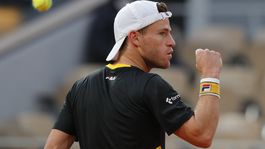 Tenisový drobec sa chce vzoprieť. Šampiónovi i predsudkom