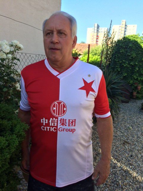 Ján Luža v drese Slavie.