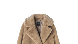 Dámsky kabát z umelej kožušiny Mohito, info o cene hľadajte v predaji. 
