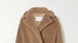 Dámsky "teddy" kabát značky Max Mara, predáva sa za 1975 eur. 