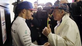 Hamilton nie je medzi najlepšími histórii, tvrdí Stewart. Vysvetlil prečo