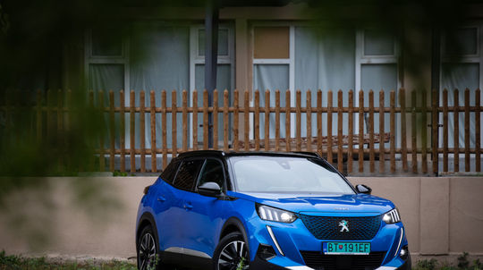 Peugeot  e-2008 (2020)