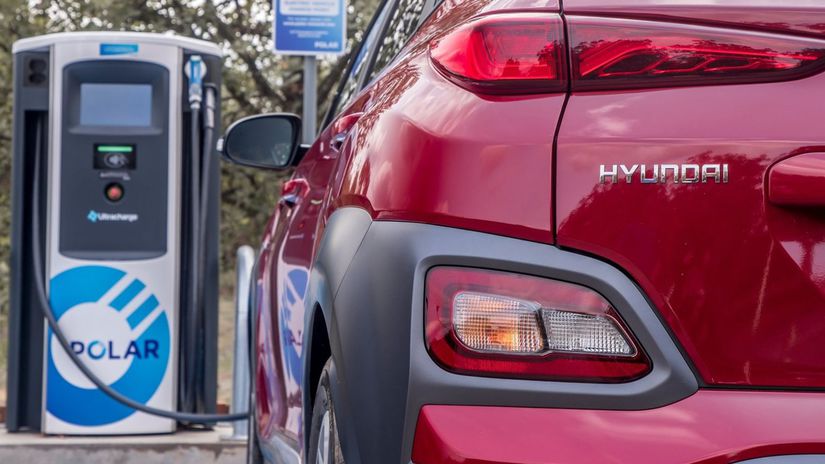 Photo of Hyundai volá po celom svete 77 000 elektromobilov.  Hrozí im vznietenie – Poradňa – Auto