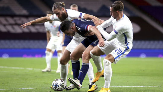 John McGinn, Branislav Niňaj, Róbert Mak