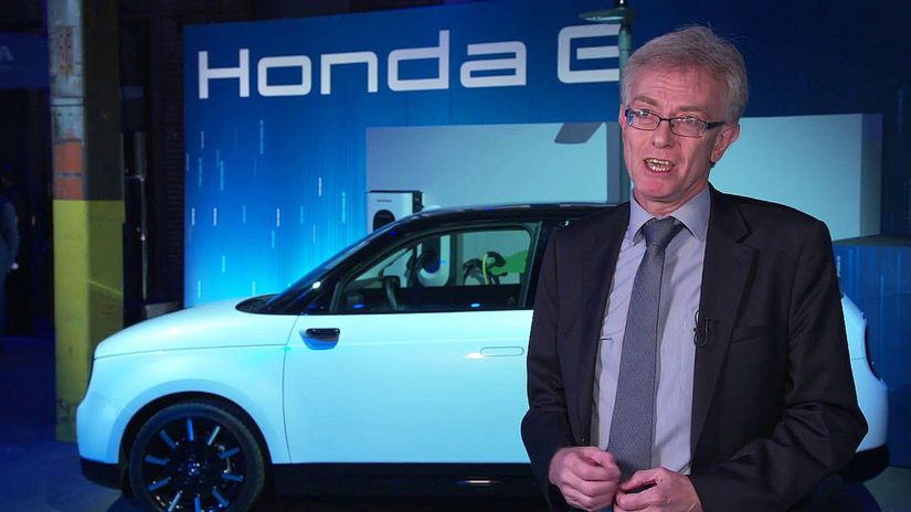 Ian Howells je „elektrický skeptik“. Tvrdí, že...