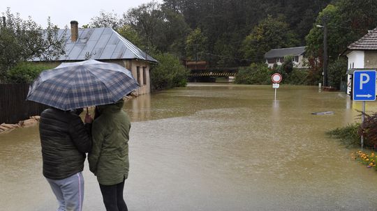 Na Slovensku hrozia povodne. Výstrahy pred búrkami platia na celom území