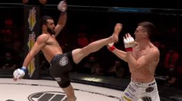 Polminútová odveta. Po úchvatnom knokaute Kanibala zletel aj rozhodca