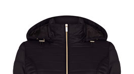 Dámska vatovaná bunda F&F. Predáva 19,99 eura.