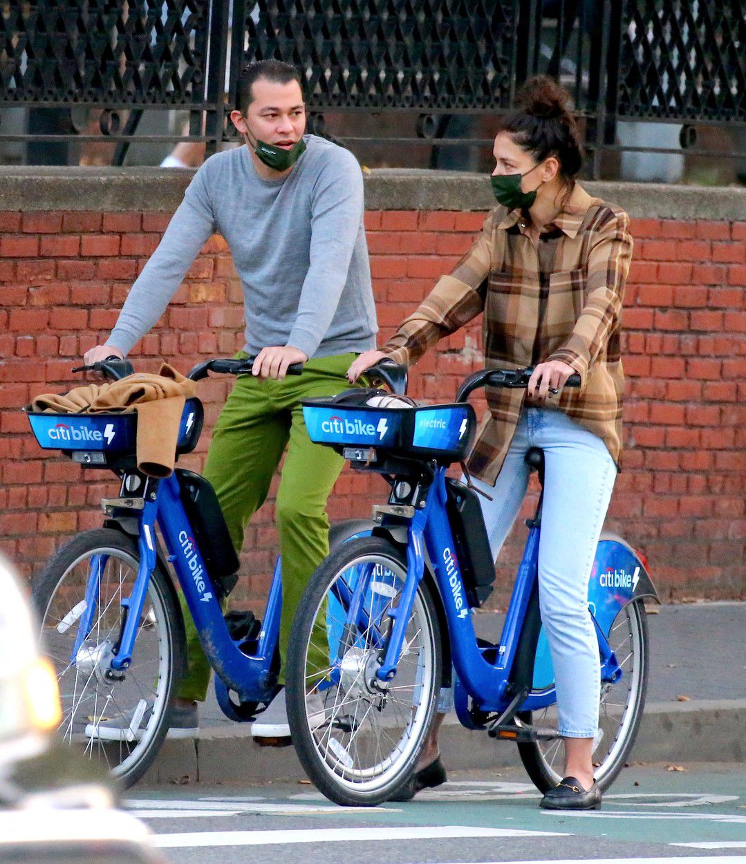 Katie Holmes a Emilio Vitolo (na archívnom...