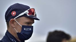 Víťazstvo venoval manželke. Írsky veterán prešpurtoval Rogliča