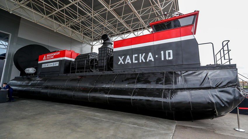 Ruský vznášajúci sa obor má výtlak 35 ton a...