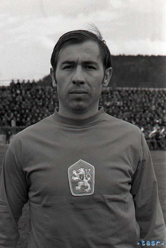 Ivan Hrdlička v reprezentačnom drese na snímke...