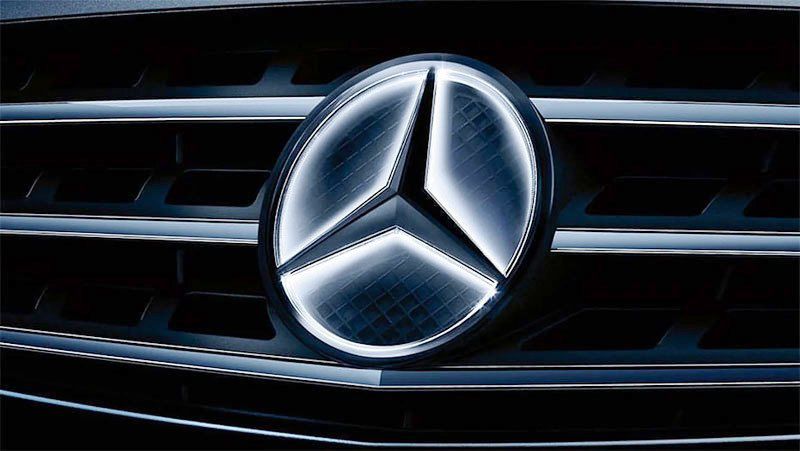 Mercedes-Benz sa síce udržal v septembri v...