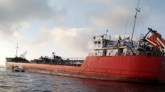Po výbuchu na ropnom tankeri v Azovskom mori sú traja nezvestní