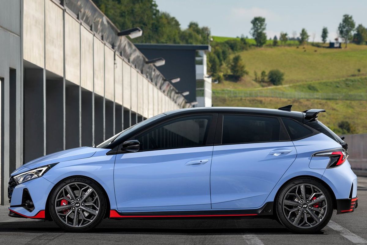 Hyundai i20 N jazdí na 18-palcových...