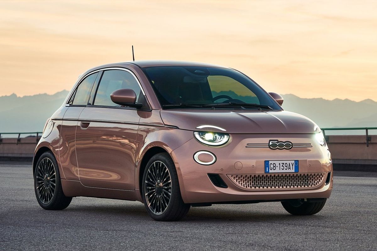 Fiat 500e sa s menšou batériou zmestí pod 30...