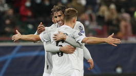 Dokonalá gólová bodka priniesla rekord, no v Bayerne sa aj kritizovalo 