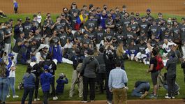 Dodgers vyhrali Svetovú sériu. Hráča stiahli pre koronavírus počas zápasu