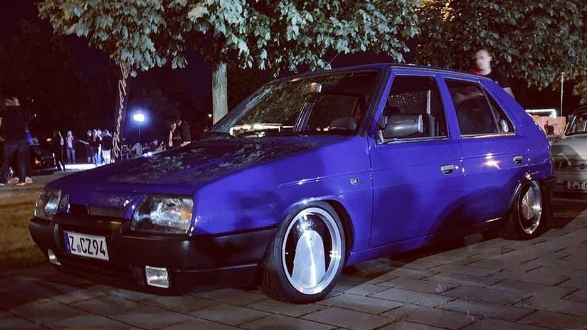 No nepohrdne ani Škodou Favorit.