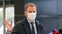 Matovič chce otvoriť niektoré školy, testovanie preberá do vlastných rúk