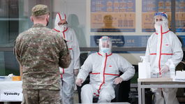 Všeobecní lekári: Vláda nahrádza odborníkov vojakmi a policajtami