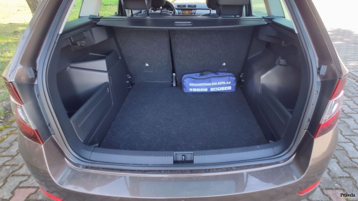 Do batožinového priestoru kombi verzie sa...