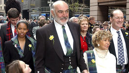 Sean Connery, najznámejší James Bond, odložil zbraň