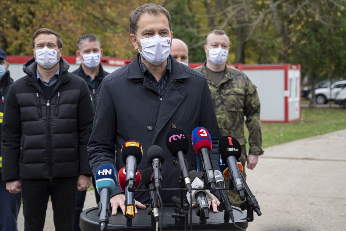 Predseda vlády SR Igor Matovič informuje médiá...