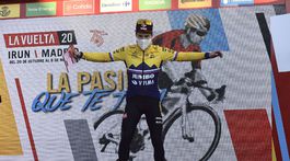 Ikonický Angliru prial Carthymu, Roglič v problémoch