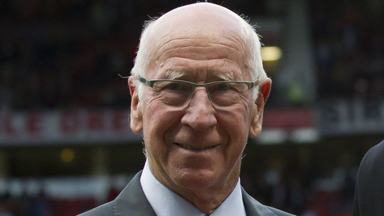 Futbalový svet sa ponoril do smútku. Zomrel legendárny Bobby Charlton