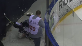 Oslava s hrôzou v tvári. Pád hráča MAC-u cez plexisklo obletel svet