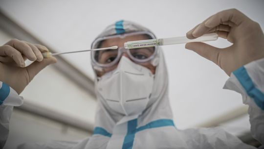Nemecko plánuje zrušiť karanténu pre nakazených covidom